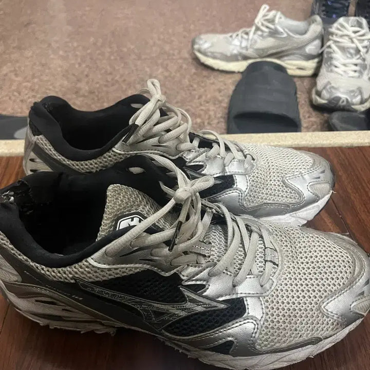 [BUNJANG] Mizuno Athletic Shoes Size 265 / 미즈노 운동화