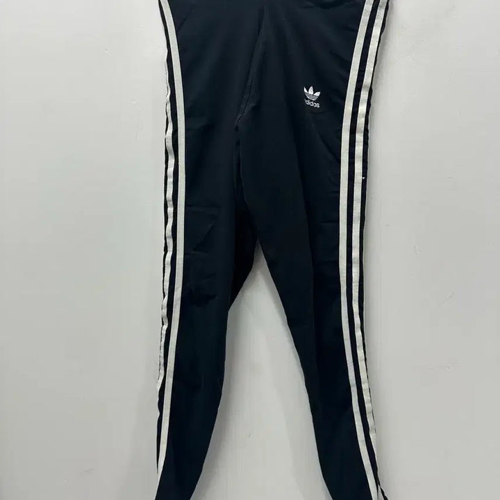 [BUNJANG] Adidas Three-Stripe Leggings Black M / [만원 아라비아빈티지]아디다스 삼선 레깅스 블랙 M