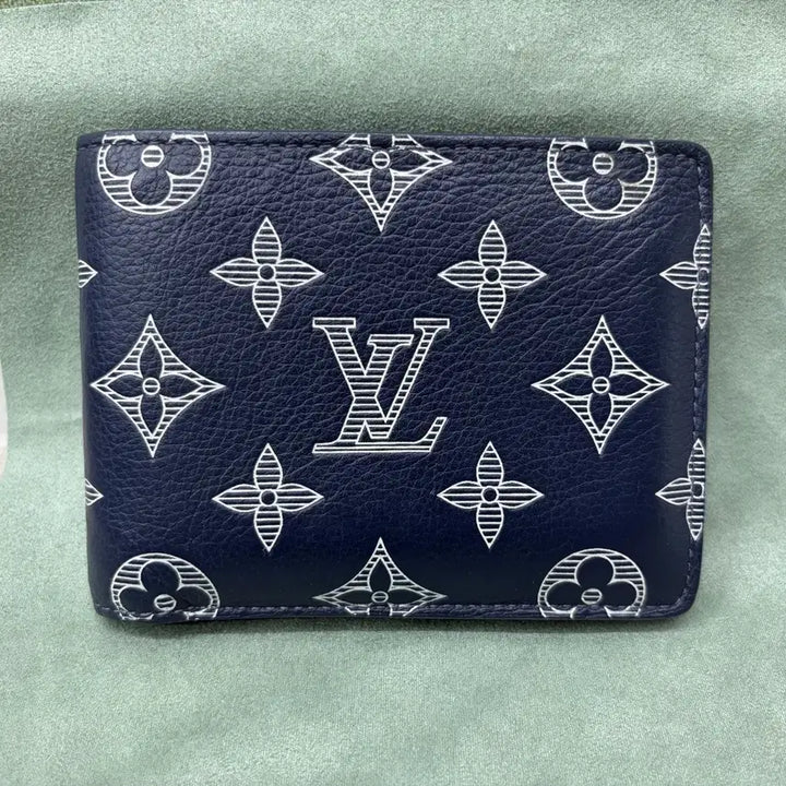 [BUNJANG] Louis Vuitton Eclipse Shadow Multiple Wallet Navy / 루이비통 이클립스 쉐도우 멀티플 월릿 반지갑 Navy