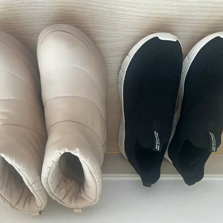 [BUNJANG] Skechers Black Slip-On Boots (245) &amp; Forever Ring Suede Long Boots (240) / 스케쳐스 블랙 슬립온 245 털 부츠와 포나리나 스웨이드 부츠240