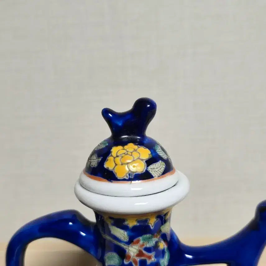 [BUNJANG] Celadon Porcelain Teapot with Signature Seal / 낙관 수결 있는 도자기 주전자 작품