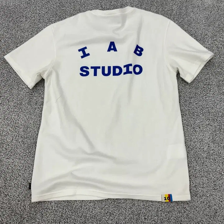 [BUNJANG] IAPB Studio 10th Anniversary T-Shirt / 아이앱 스튜디오 10주년 티셔츠