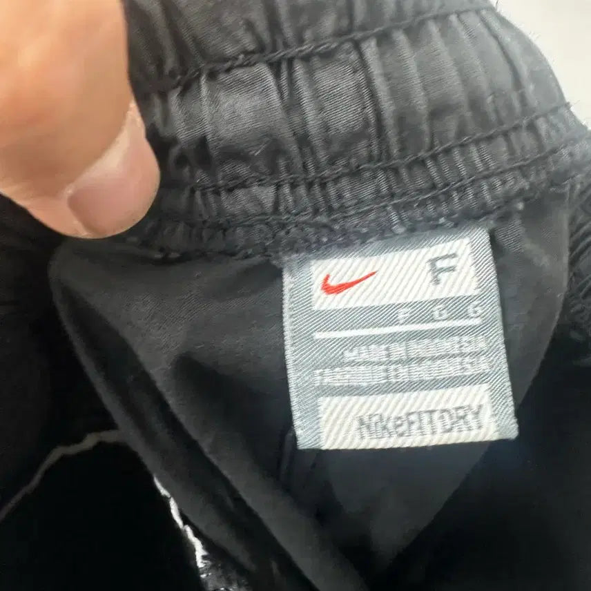 [BUNJANG] Nike Black 7/10 Length Shorts / [만원 아라비아빈티지]나이키 블랙 7부 반바지 F