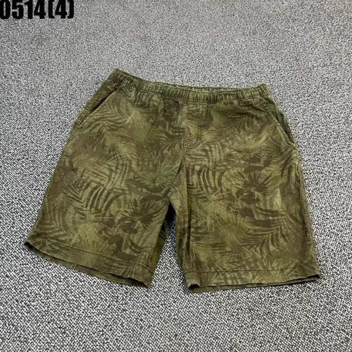 [BUNJANG] Khaki Palm Tree Pattern Shorts / 카키 야자수 패턴 반바지
