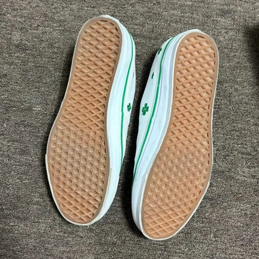 [BUNJANG] Vans Authentic 44 Clover Embroidery Jolly Green / 반스 어센틱 44 자수 졸리그린 285