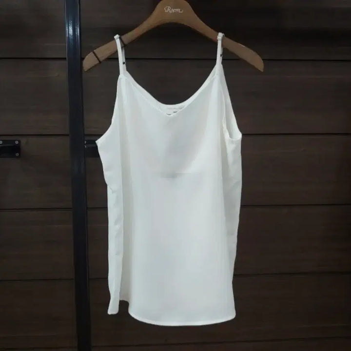 [BUNJANG] Roem Woven Adjustable Strap Sleeveless Blouse White Size S / [보관만한새제품] 정가 29,900원 로엠 우븐 길이조절 나시 정장 블라