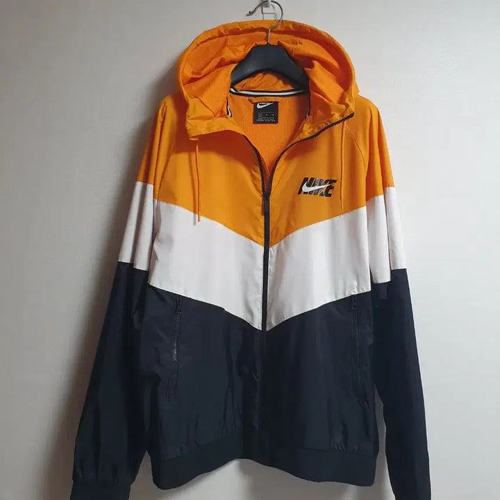 [BUNJANG] Nike Windrunner Colorblock Hooded Jacket Orange / 나이키 윈드러너 바람막이 자켓 오렌지 105