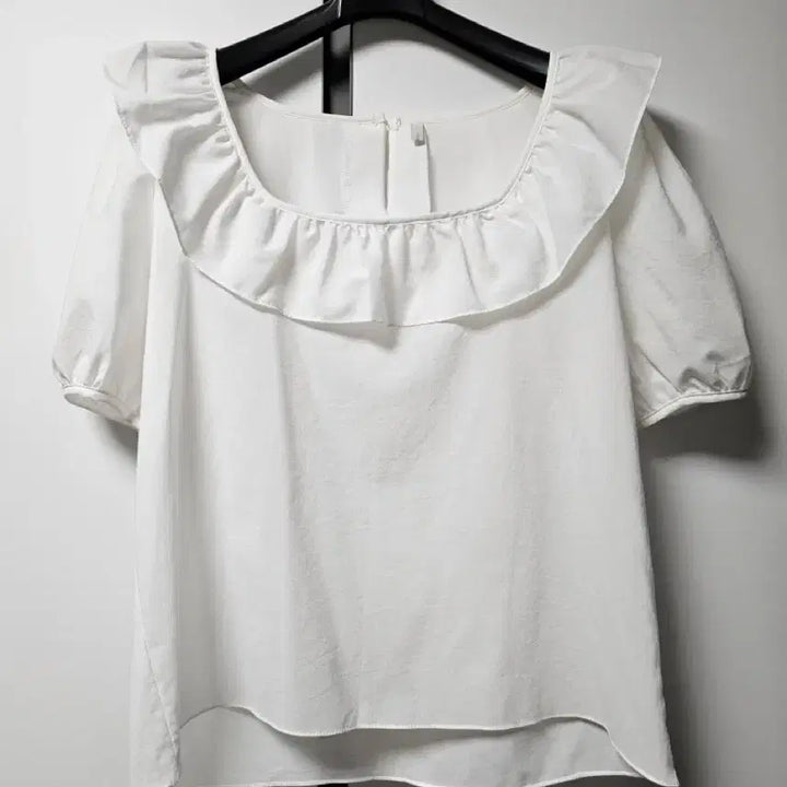 [BUNJANG] Frill Neckline Blouse / 프릴 예쁜 블라우스