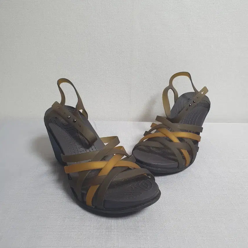 [BUNJANG] Crocs Mini Wedge Espadrille Sandals / 230mm 크록스 후라체 미니 웨지 샌들 에스프레쏘 브라운