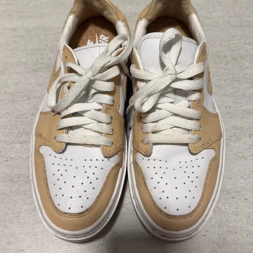 [BUNJANG] Nike Air Jordan 1 Elevate Low White Onyx (240) / 나이키 에어 조던1 로우 화이트/베이지 240