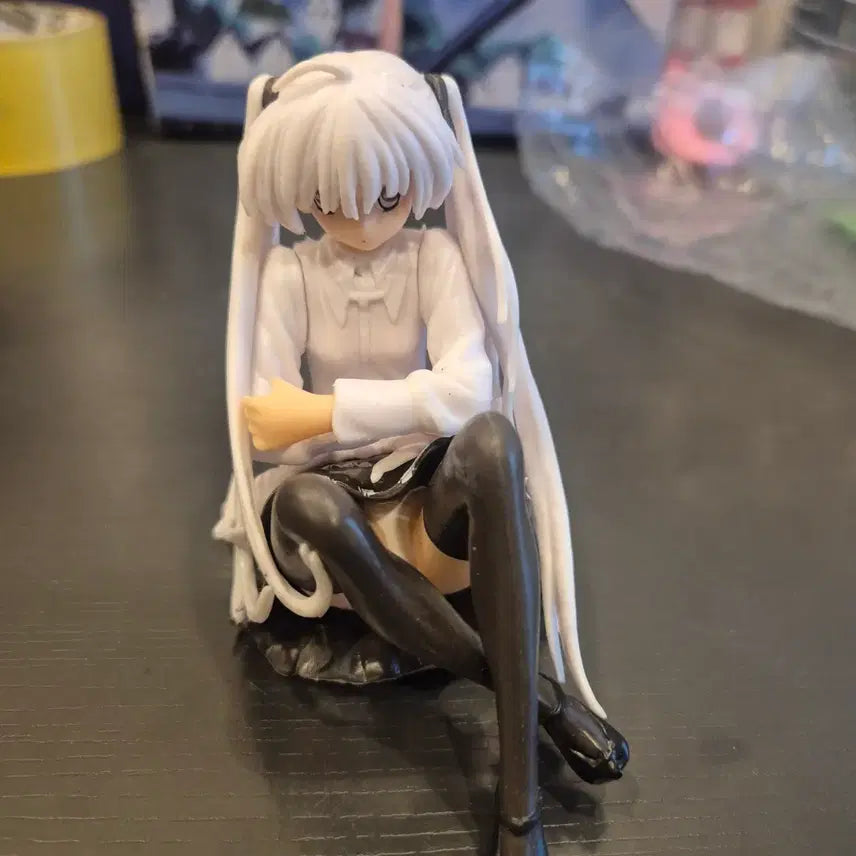 [BUNJANG] Sitting Anime Character Figure / 앉아있는 애니메이션 캐릭터 피규어