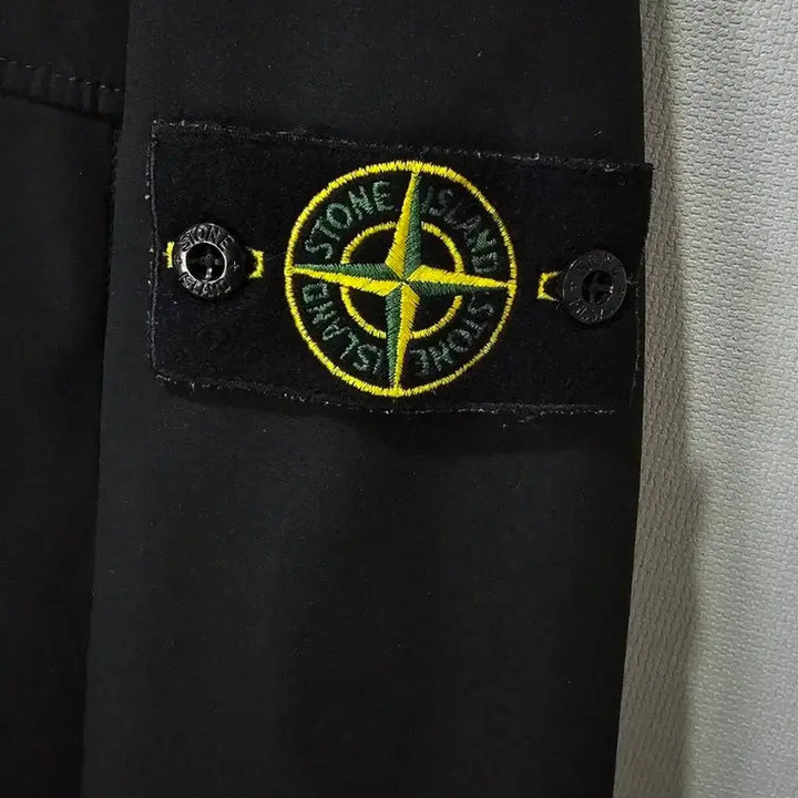 [BUNJANG] Stone Island Softshell Hooded Jacket - Size L / 정품 스톤아일랜드 소프트쉘 후드 자켓 100/L