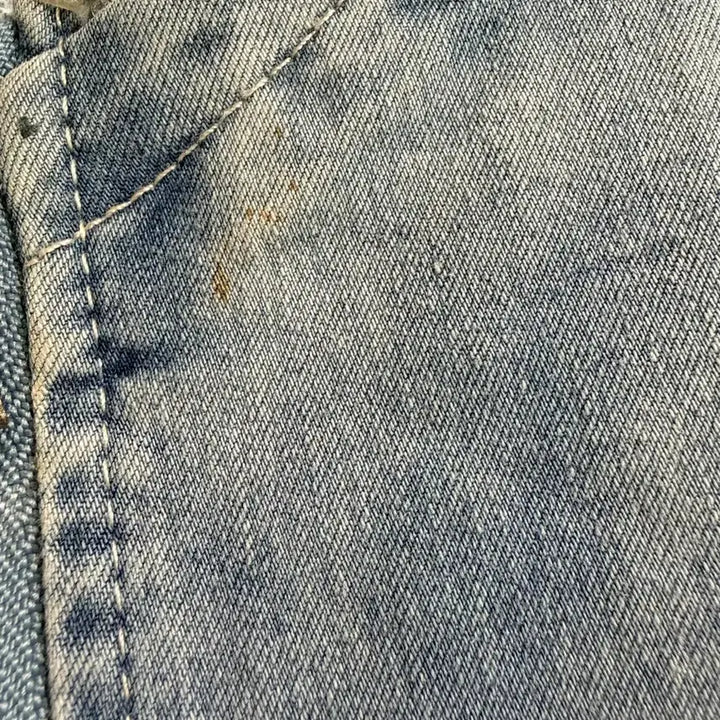 [BUNJANG] Stone Washed Denim Jacket with Cubic Details / 멋스러운 스톤 워싱 데님 자켓