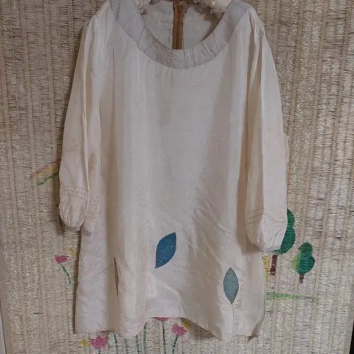 [BUNJANG] Natural Dye Rayon Ivory Leaf Pattern Blouse / 천연염색 인견 아이보리 잎사귀 패턴