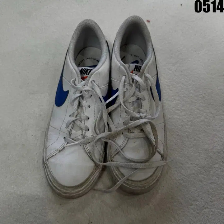 [BUNJANG] Nike White/Blue Sneakers / 나이키 흰/파 운동화 240