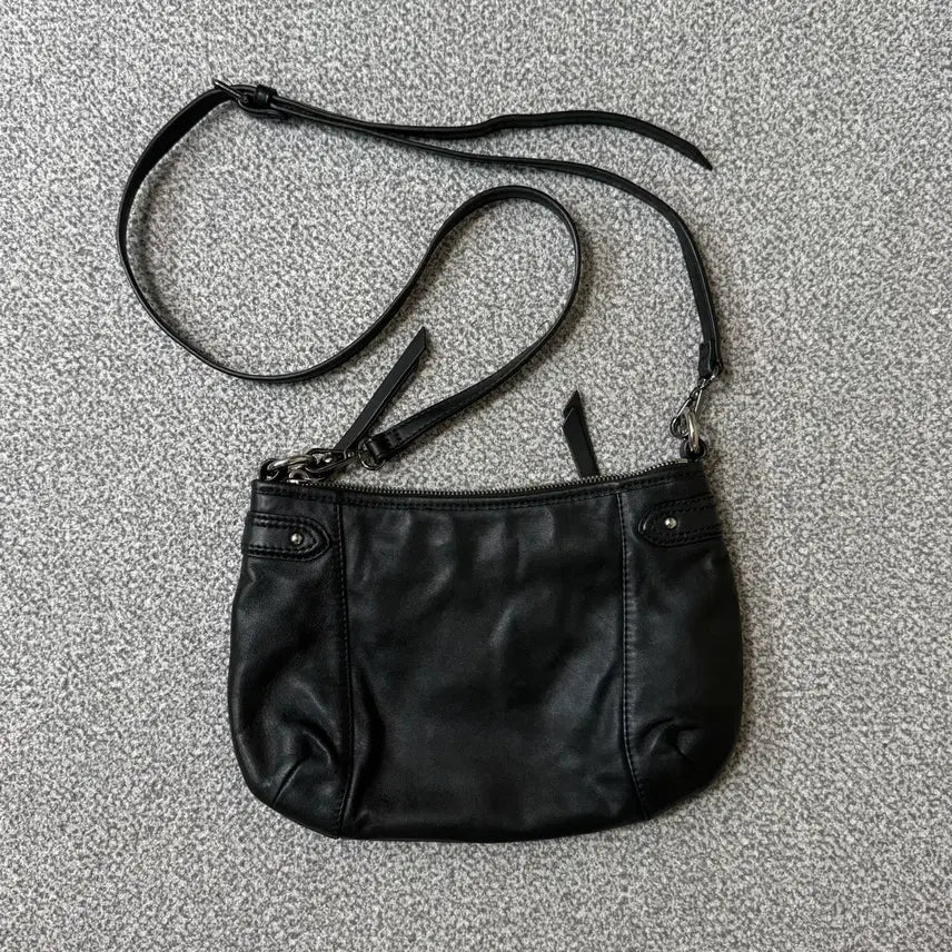 [BUNJANG] Coach Leather Shoulder Bag / Coach 코치 가죽 숄더백