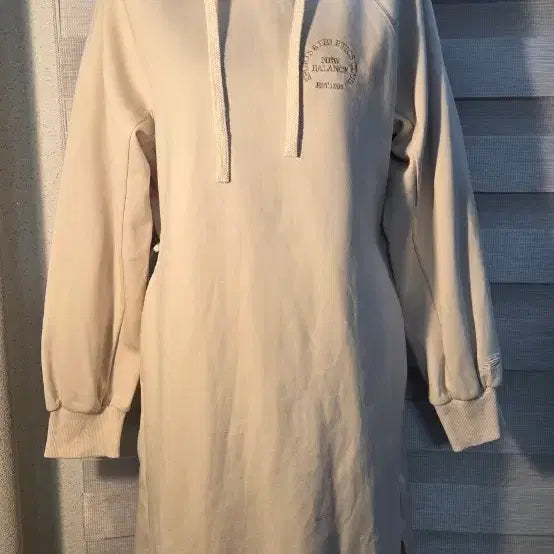 [BUNJANG] New Balance Hooded Long Dress Ivory / 뉴발란스 후드 롱 원피스 아이보리