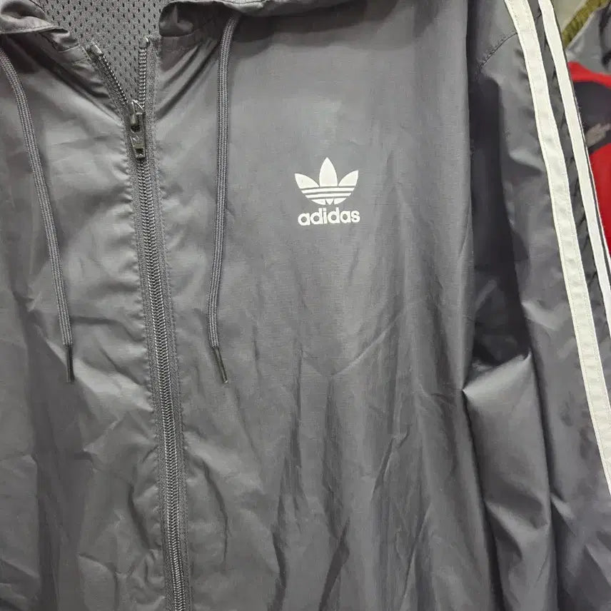 [BUNJANG] Adidas Three-Stripes Hooded Windbreaker Black / 아디다스 삼선 후드 바람막이 블랙
