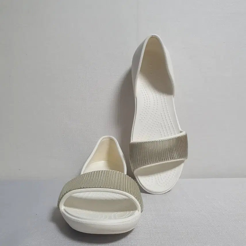 [BUNJANG] Crocs Lina Embellished Dorsay Flat Sandals (Women&