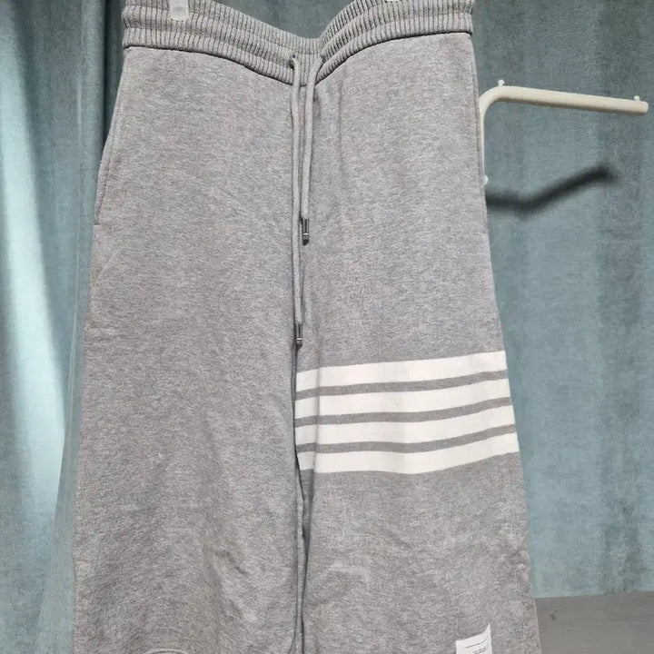 [BUNJANG] Thom Browne Bermuda Diagonal Sweatpants Grey / [2]톰브라운 버뮤다 사선 스웨트 팬츠 그레이
