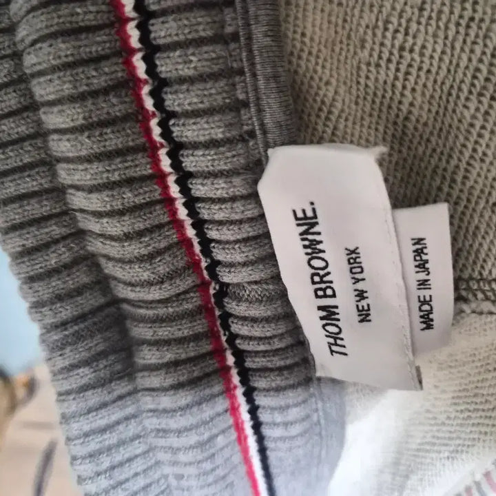 [BUNJANG] Thom Browne Bermuda Diagonal Sweatpants Grey / [2]톰브라운 버뮤다 사선 스웨트 팬츠 그레이