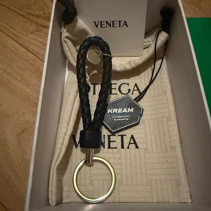 [BUNJANG] Bottega Veneta Black Leather Keyring / 보테가베네타 키링 블랙색상