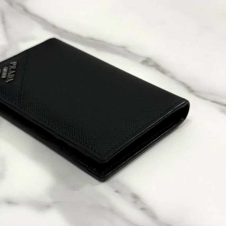 [BUNJANG] PRADA Saffiano Leather Metal Logo Flap Card Wallet / 프라다 사피아노 레더 메탈로고 플랩 카드지갑 반지갑 2MC101