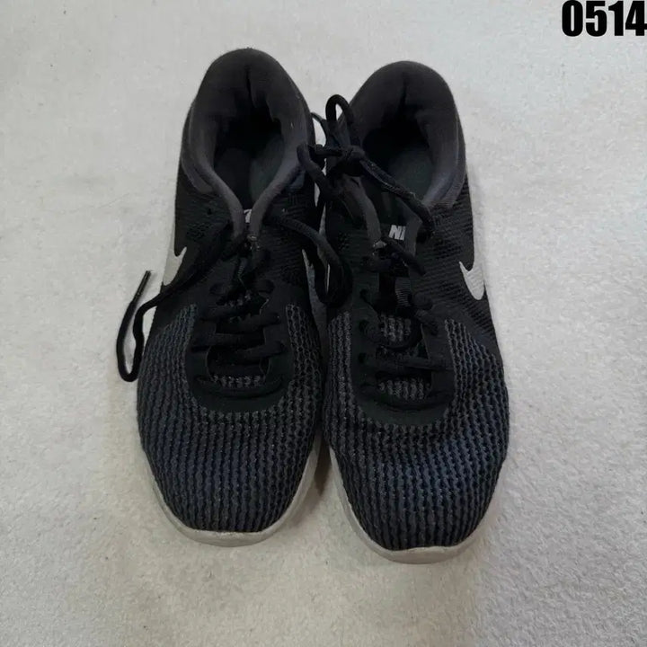 [BUNJANG] Nike Revolution Black Sneakers 235 / 나이키 레볼루션 블랙 운동화 235