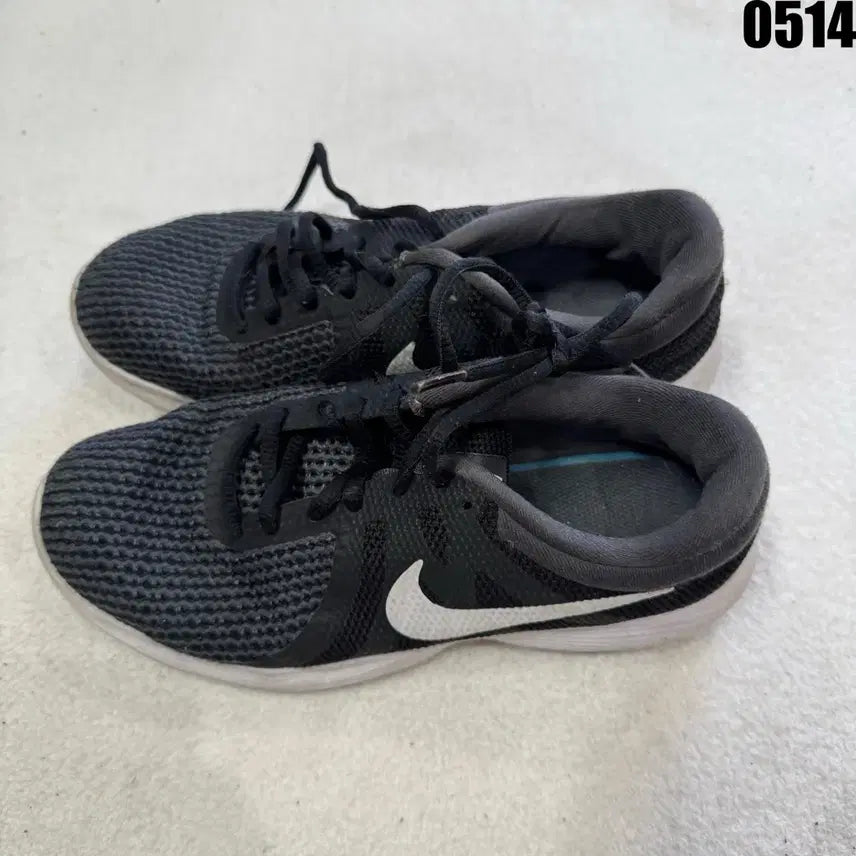 [BUNJANG] Nike Revolution Black Sneakers 235 / 나이키 레볼루션 블랙 운동화 235