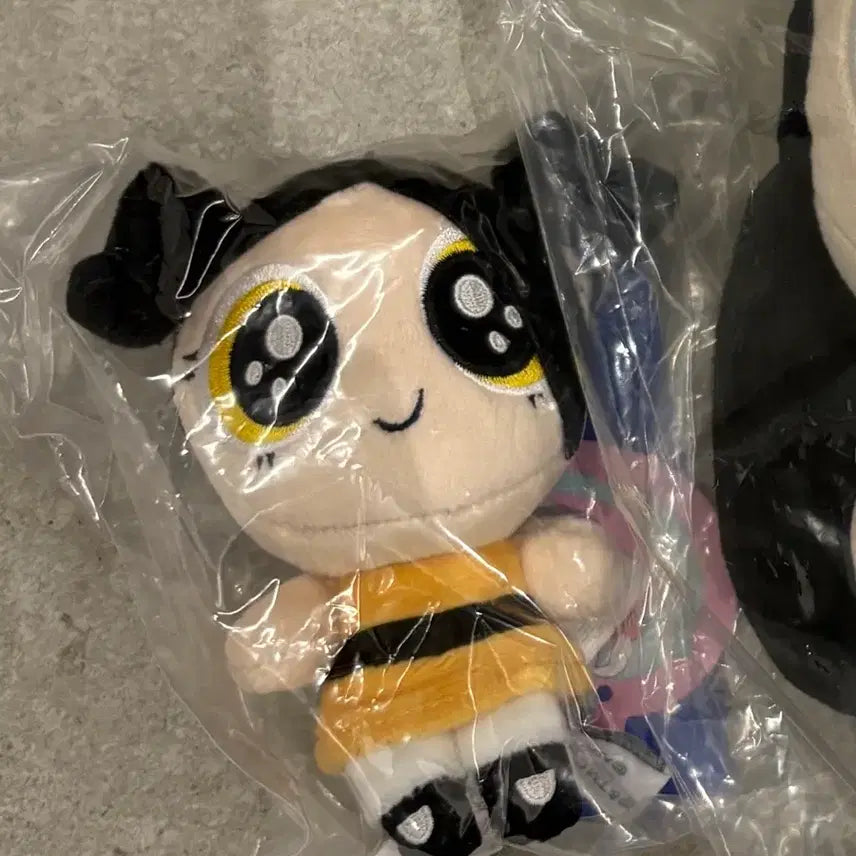 [SOLD OUT] (미개봉) 뉴진스*파워퍼프걸 다니엘 백참키링 판매