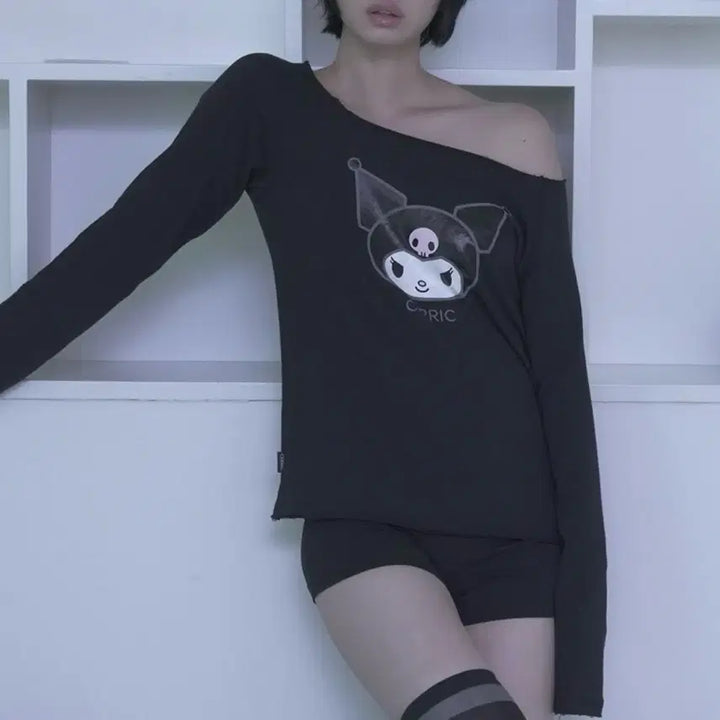 [BUNJANG] CERRIC Kuromi Boat Neck Top Long Sleeve T-Shirt / 세릭 쿠로미 보트넥 탑 긴팔 티셔츠 새상품