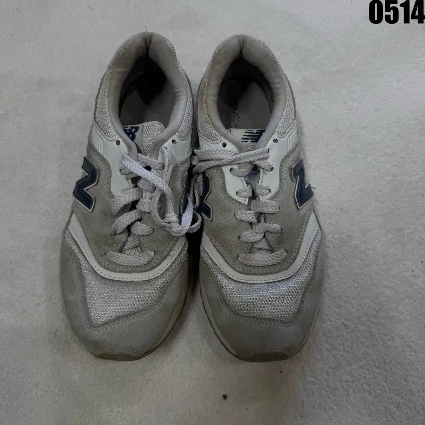 [BUNJANG] New Balance 997 Grey Sneakers Size 240 / 뉴발란스 997 회색 운동화 240