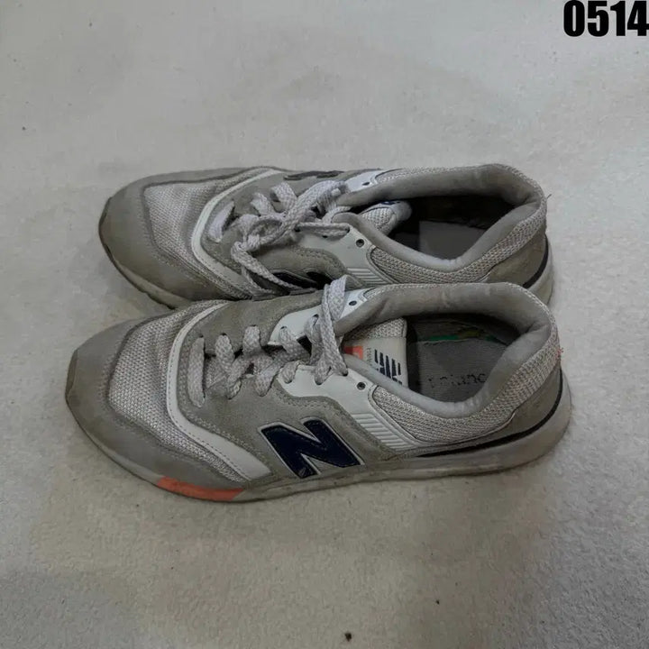[BUNJANG] New Balance 997 Grey Sneakers Size 240 / 뉴발란스 997 회색 운동화 240