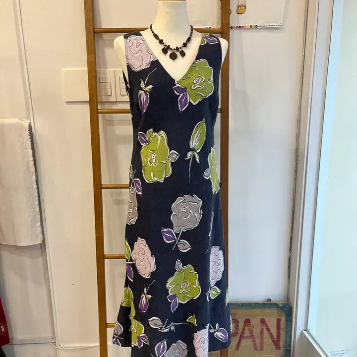[BUNJANG] Laura Ashley Linen Floral Sleeveless Dress / 로라애슐리 린넨 플라워 민소매 원피스
