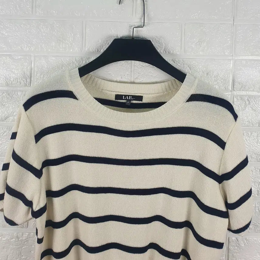 [BUNJANG] FLAP Round Neck Cropped Knit / [F]LAP 랩 크롭 라운드 니트
