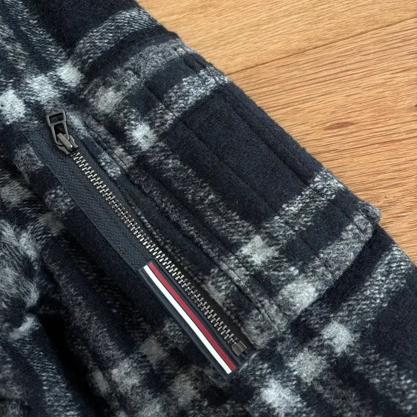 [BUNJANG] Tommy Hilfiger Check Fleece Collar MA-1 Bomber Jacket / 타미힐피거 체크 양털카라 ma-1 봄버 항공자켓 50