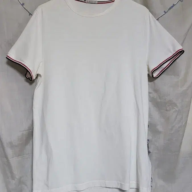 [BUNJANG] Moncler White Slim Fit Short Sleeve T-Shirt - Size M / 몽클레어 화이트 슬림핏 반팔티 M