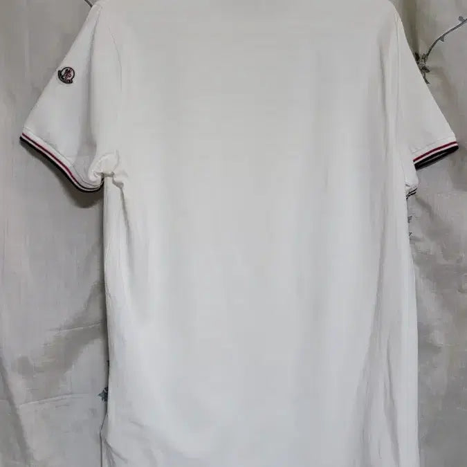 [BUNJANG] Moncler White Slim Fit Short Sleeve T-Shirt - Size M / 몽클레어 화이트 슬림핏 반팔티 M