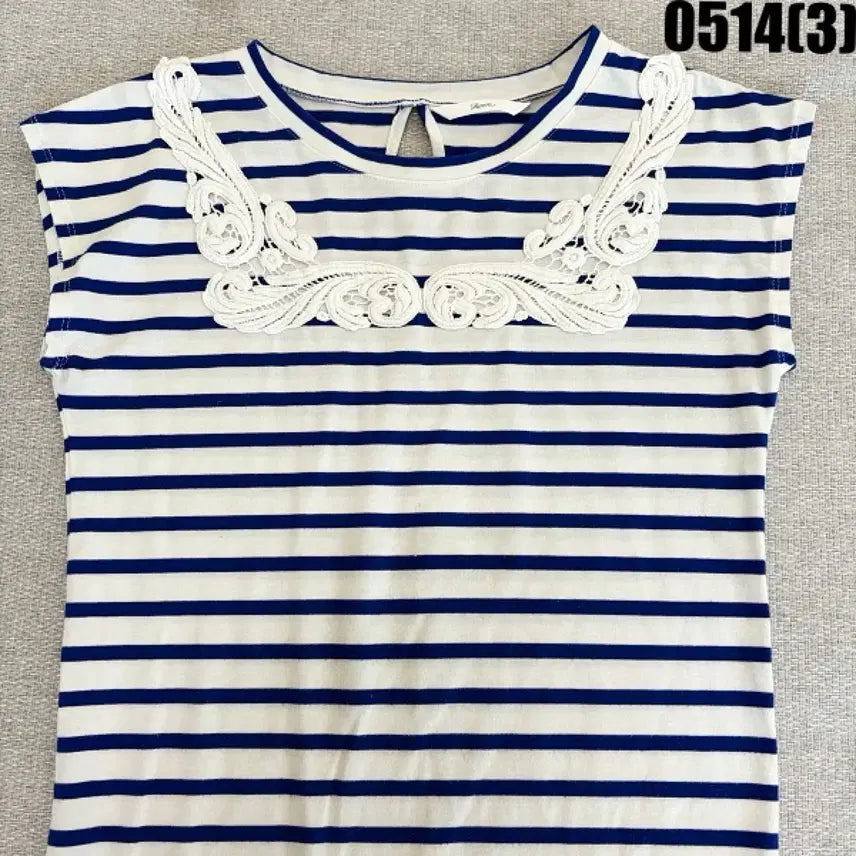 [BUNJANG] Roem Striped Lace Short-Sleeve T-shirt / 로엠 줄무늬 레이스 반팔 티셔츠 90 0514