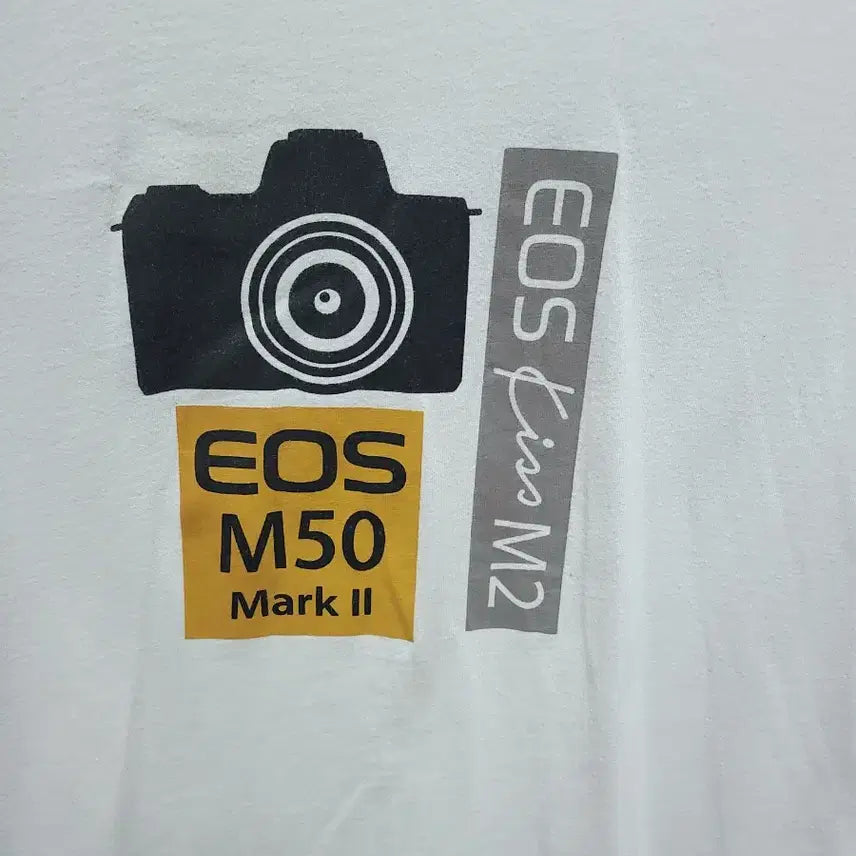 [BUNJANG] Uniqlo White Short Sleeve T-Shirt / 유니클로  반팔티      흰색 EOS M50 Mark II