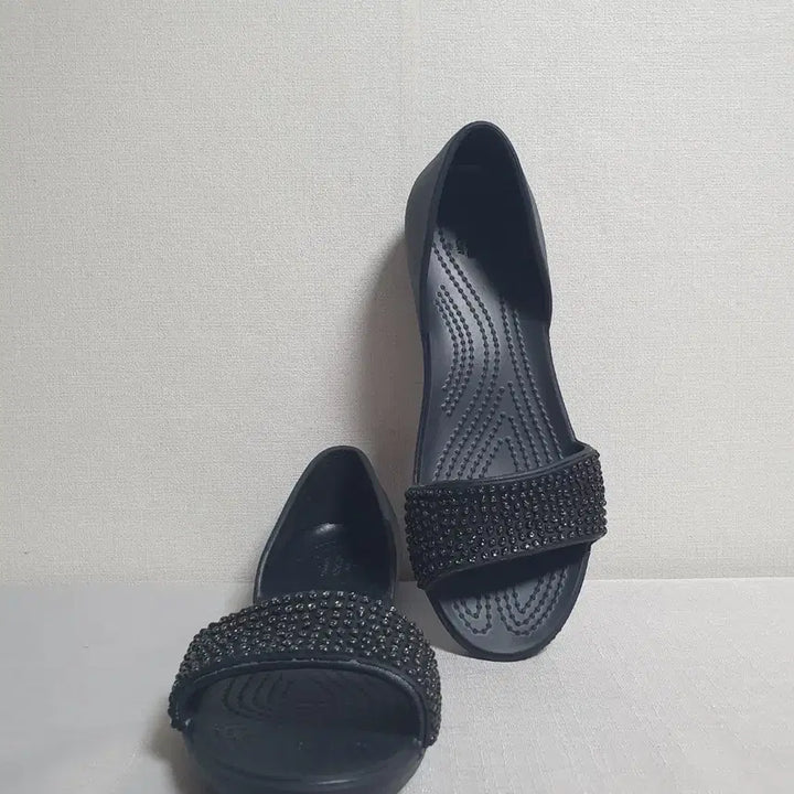[BUNJANG] Crocs Lina Embellished Dorsay Sandals Black Women&