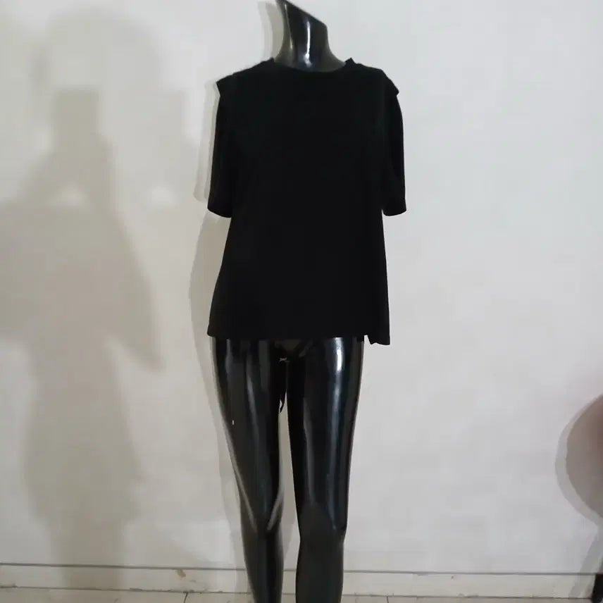 [BUNJANG] Guhho Black Point Asymmetric T-Shirt Free Size / 022 구호 백포인트 언발 티 Free