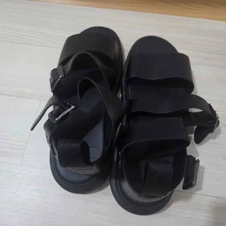 [BUNJANG] Dr. Martens Gryphon Sandal Black / 닥터마틴 그리폰 샌들 블랙 280