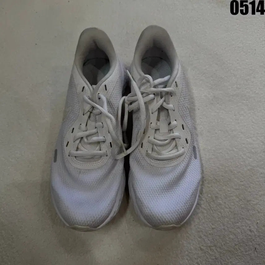 [BUNJANG] Nike Revolution White Sneakers (260) / 나이키 레볼루션 화이트 운동화 260