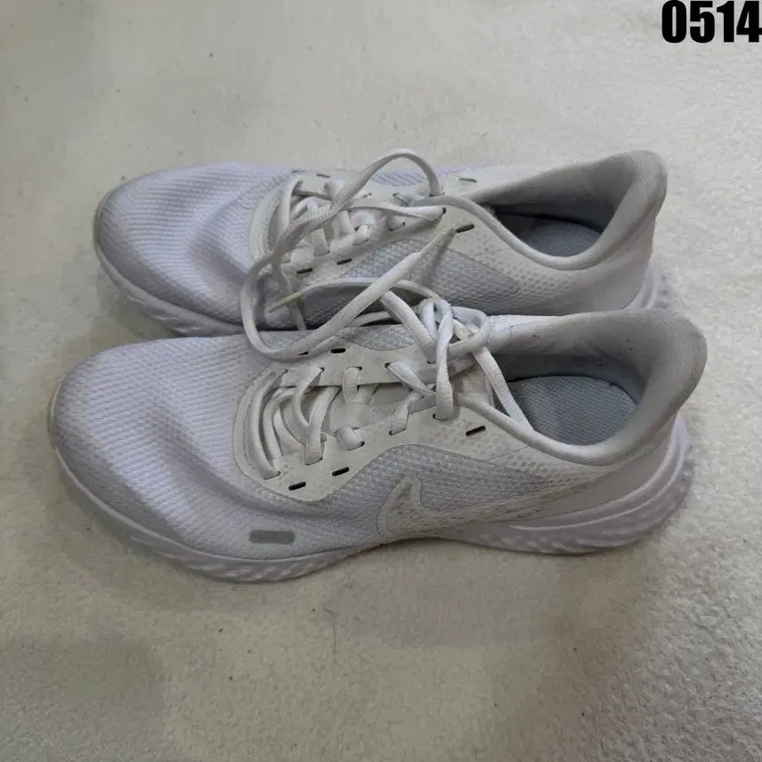 [BUNJANG] Nike Revolution White Sneakers (260) / 나이키 레볼루션 화이트 운동화 260