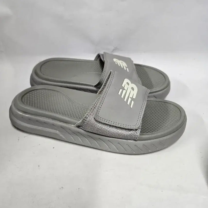 [BUNJANG] New Balance Unisex Sandals Gray 250mm / 뉴발란스 슬리퍼 그레이 250mm