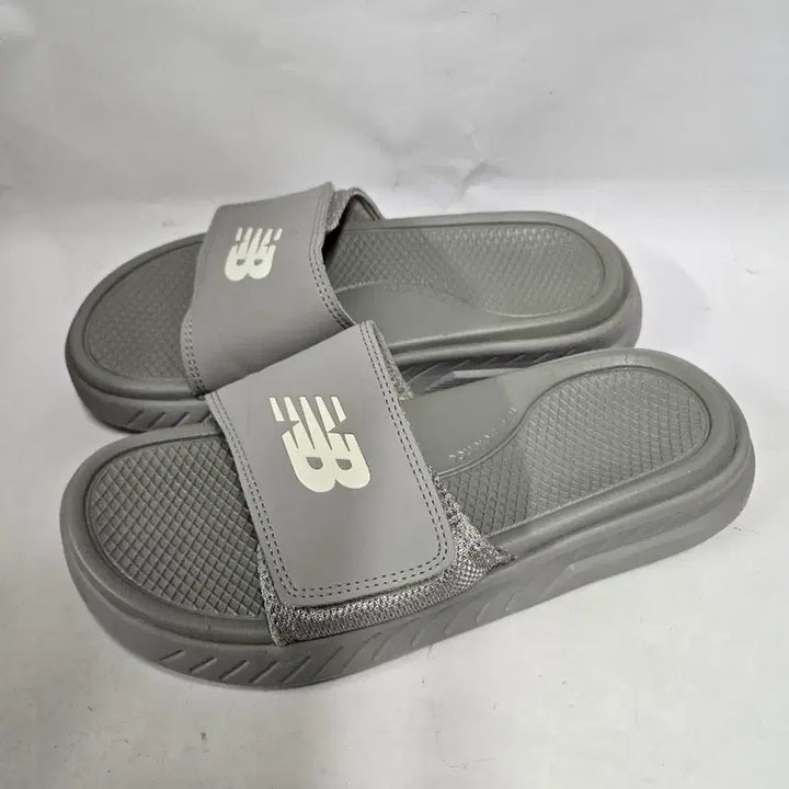 [BUNJANG] New Balance Unisex Sandals Gray 250mm / 뉴발란스 슬리퍼 그레이 250mm