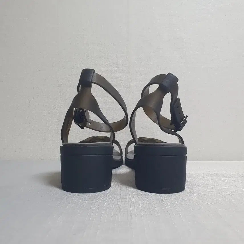 [BUNJANG] Crocs Isabella Platform Block Heel Sandals Clear Black / 240mm 크록스 이자벨라 블록힐 샌들 클리어 블랙