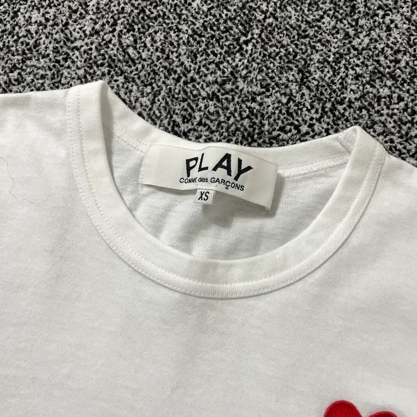 [BUNJANG] Comme des Garçons Play Vintage Red Heart Logo T-Shirt / 빈티지9. 꼼데가르송 플레이 하트 레드 와펜 반팔 티셔츠 반소매