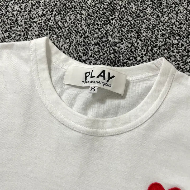 [BUNJANG] Comme des Garçons Play Vintage Red Heart Logo T-Shirt / 빈티지9. 꼼데가르송 플레이 하트 레드 와펜 반팔 티셔츠 반소매